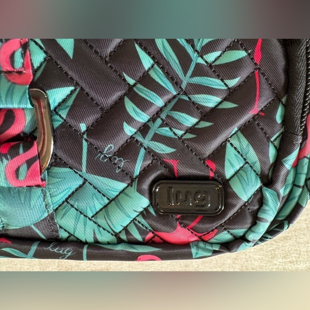 NEW Lug Black & Green Tropical Print Quilted Crossbody Belt Bag - Picture 3 of 8